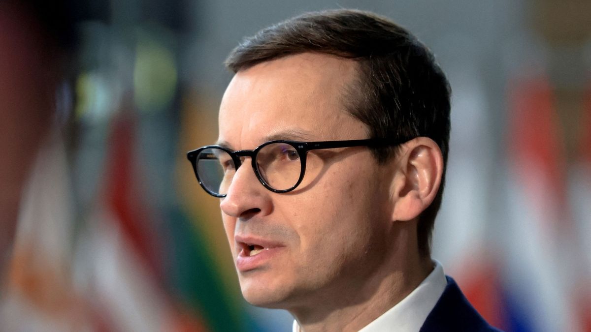 Obilí z Ukrajiny se u nás nebude prodávat, řekl polský premiér
